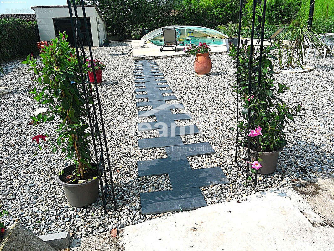 Maison à SAINT-MARTIN-DE-VALGALGUES