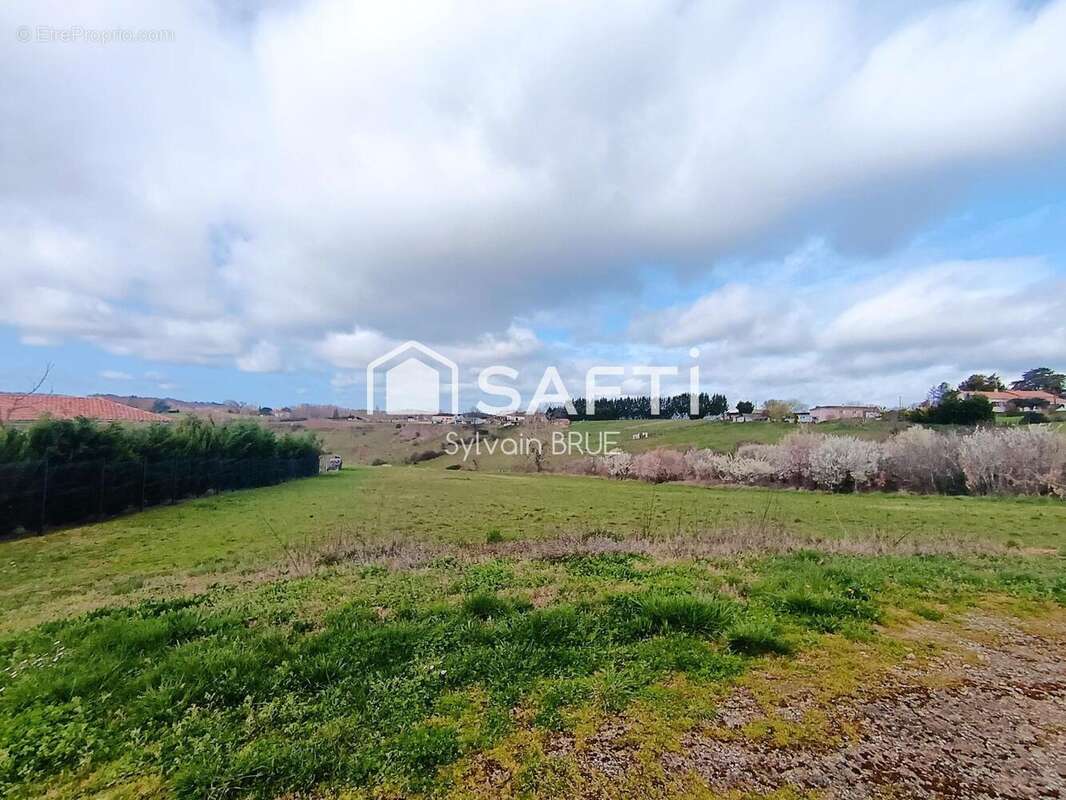 Photo 3 - Terrain à L'HONOR-DE-COS