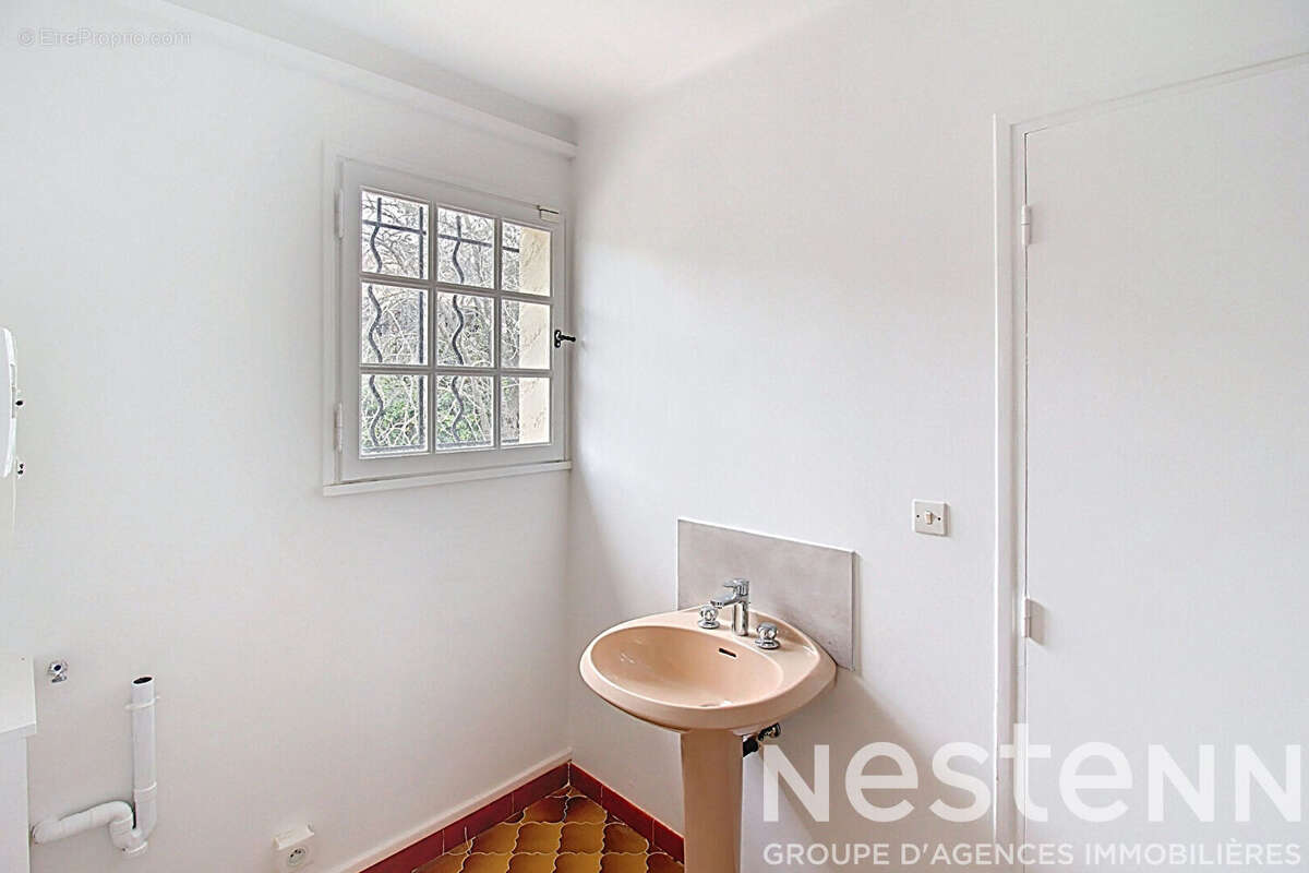 A VENDRE DRAGUIGNAN - Maison 2 LOGEMENTS - 264 m²  sur 968 m² de terrain - photo 9