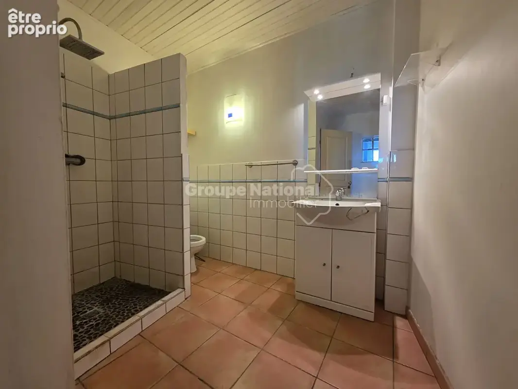 Exclusivité - Maison de ville pleine de charme - Avec cour - photo 10