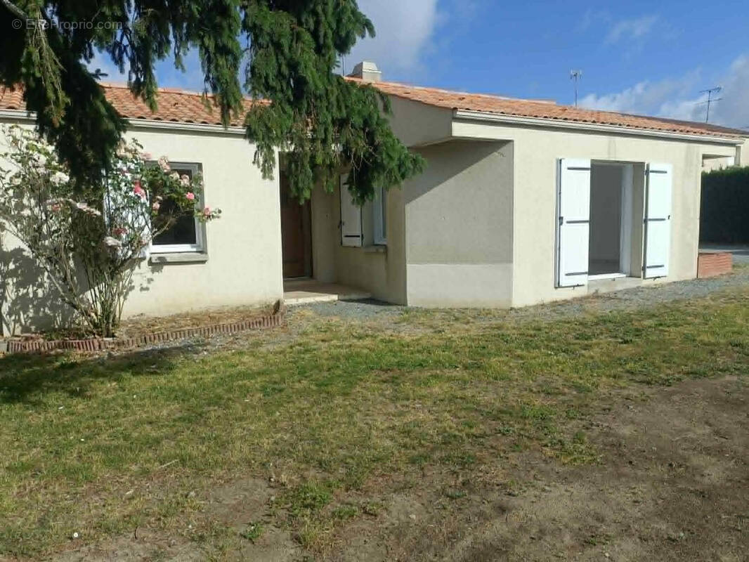 Maison à LES HERBIERS