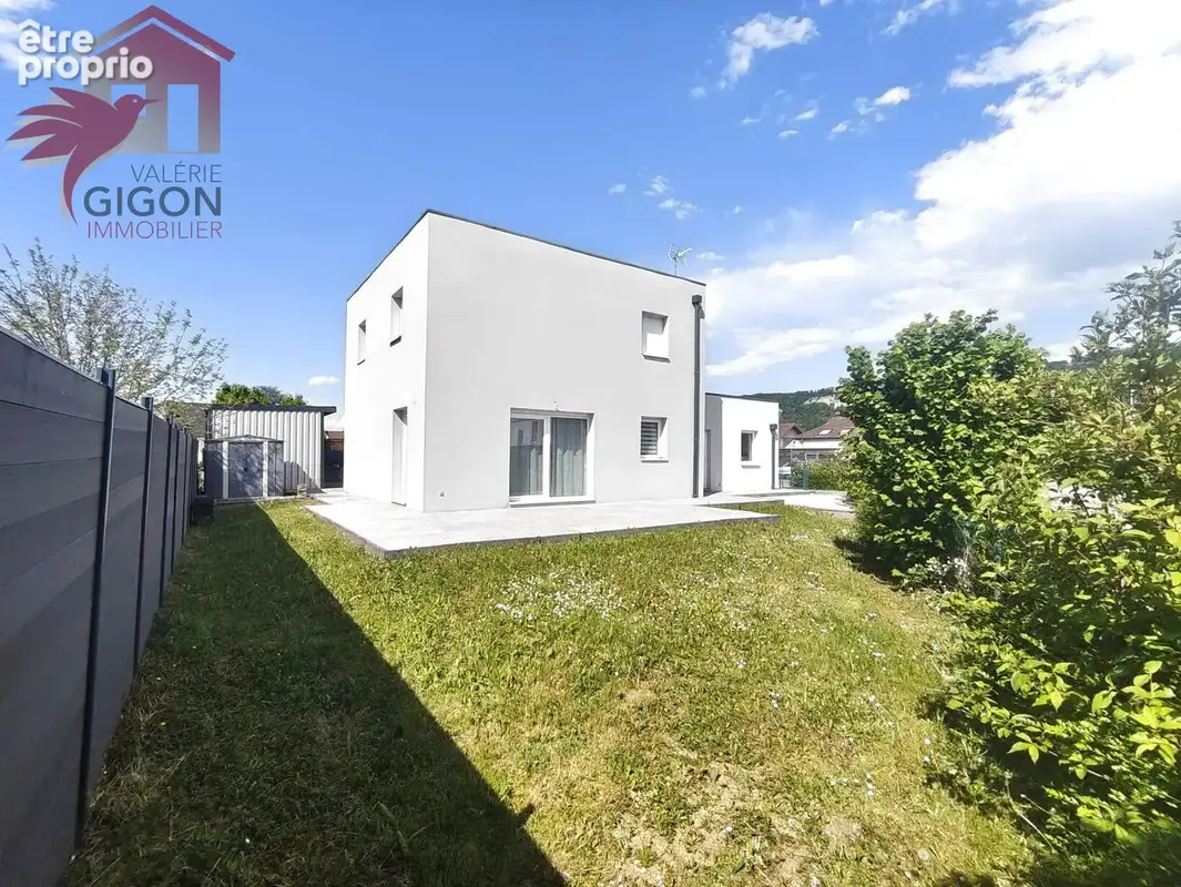 BELLE MAISON CONTEMPORAINE (2014), alliant confort moderne, fonctionnalité et prestations de qualité. - photo 1