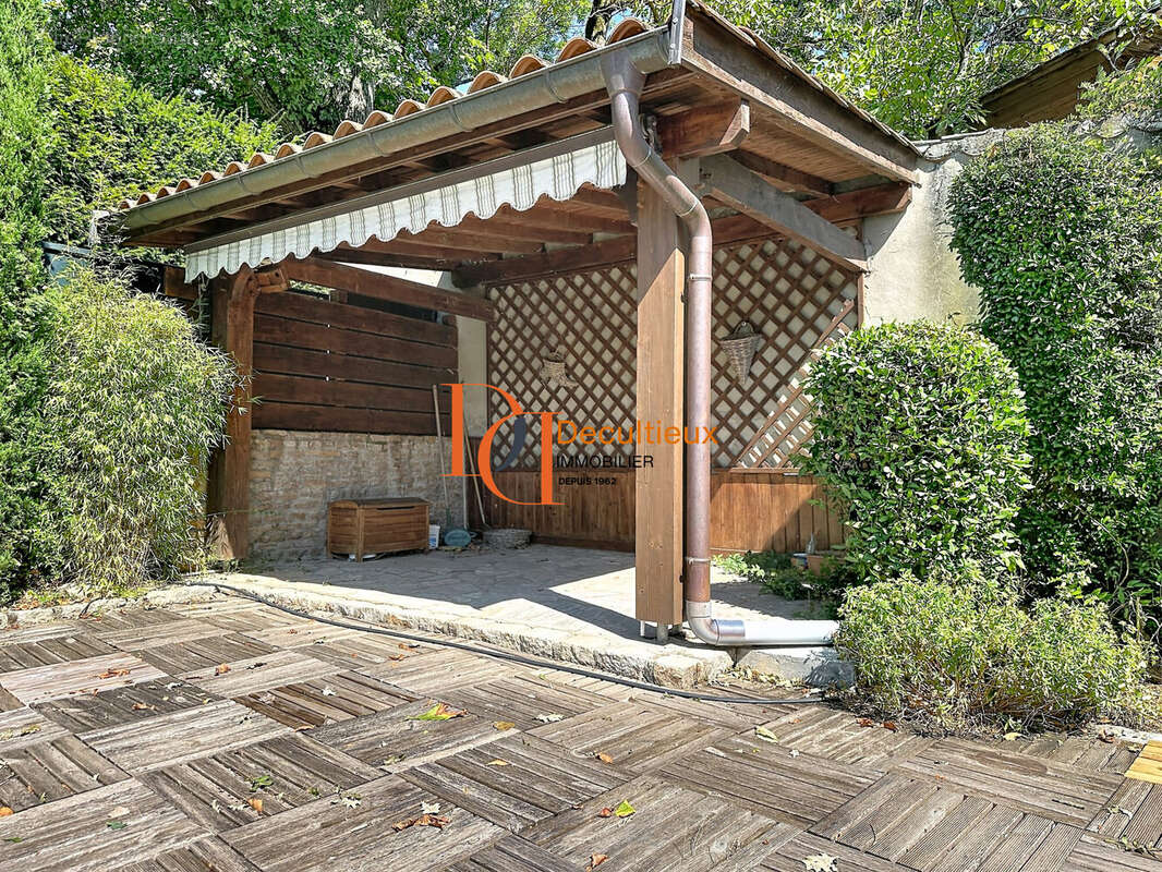 Maison 148 m² à Saint-Genis-Les-Ollieres  - photo 3