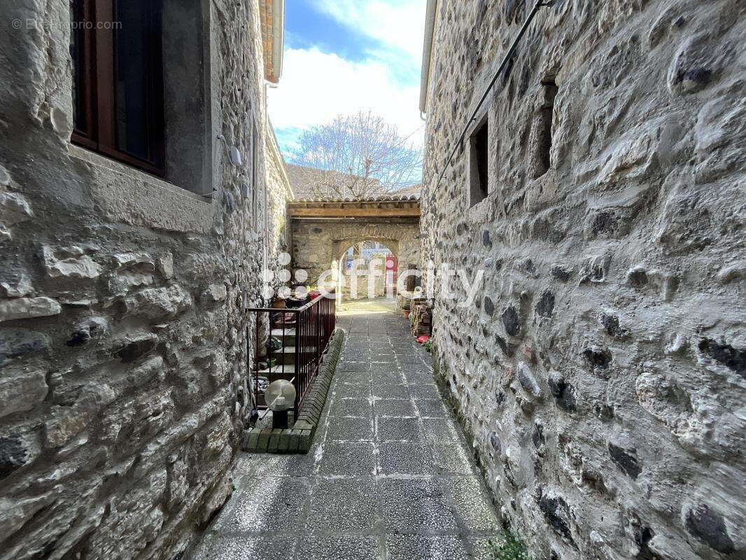 Maison 118 m² à Chomerac  - photo 2