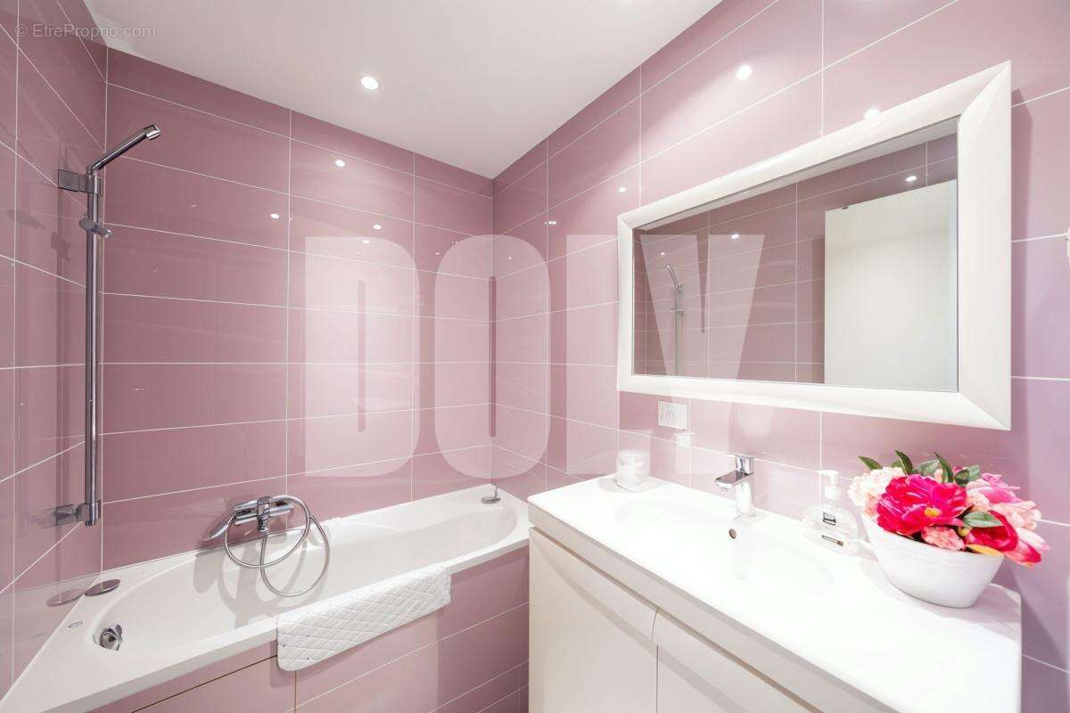 Appartement à VILLENEUVE-LOUBET