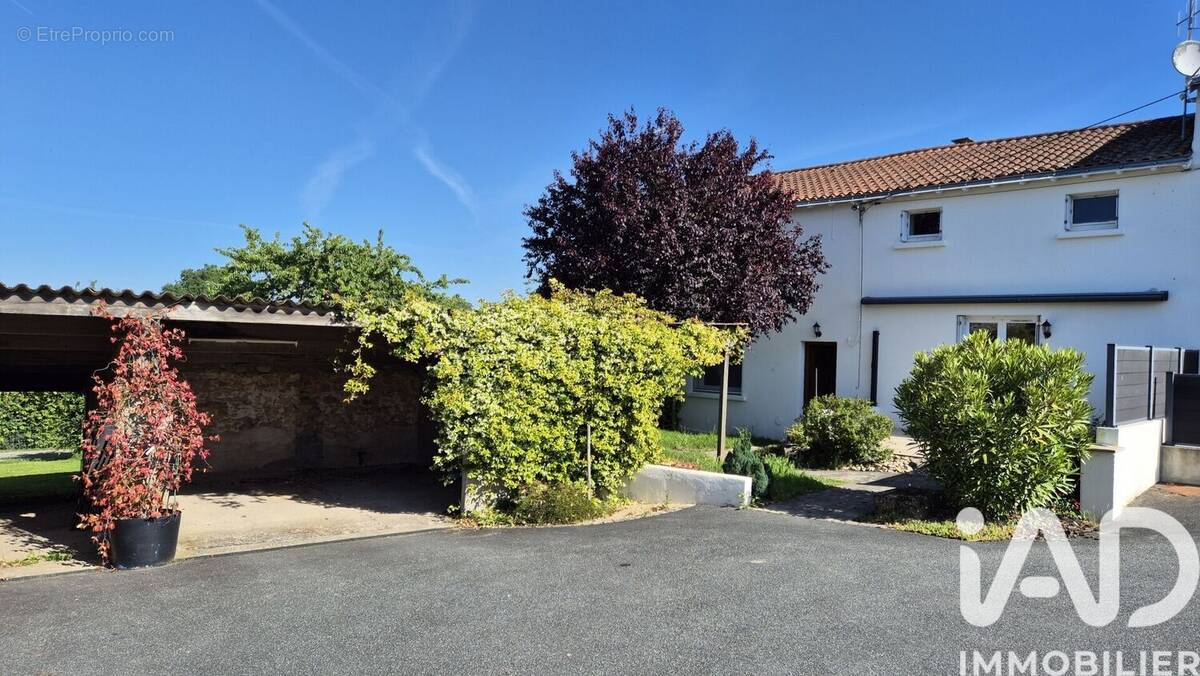 Photo 1 - Maison à LA TESSOUALLE