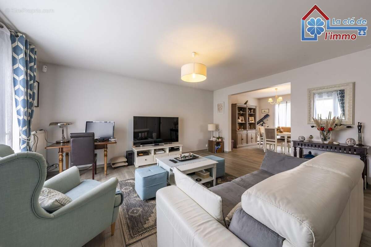 Maison à MOISSY-CRAMAYEL