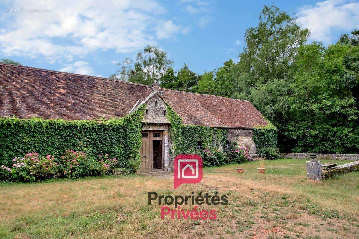 A 30 mn de fontainebleau et 1h de paris - a vendre  ancien moulin - exceptionnel clos gatinais en pierre, dependances sur 12 hec - photo 2