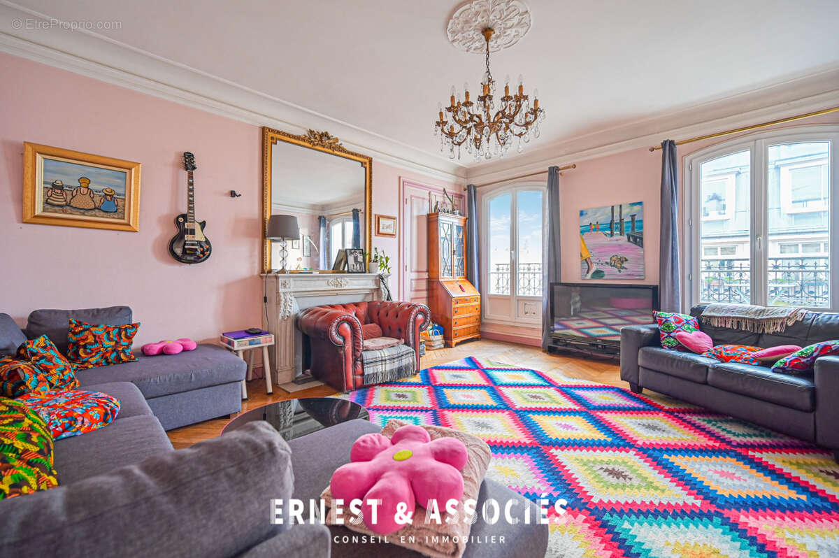 Appartement à PARIS-10E
