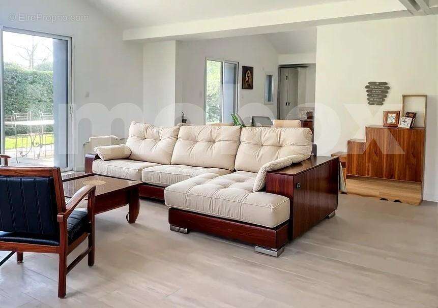 hoqi-553884b7c84f441dab8e18b96a106cab - Maison à LE CELLIER