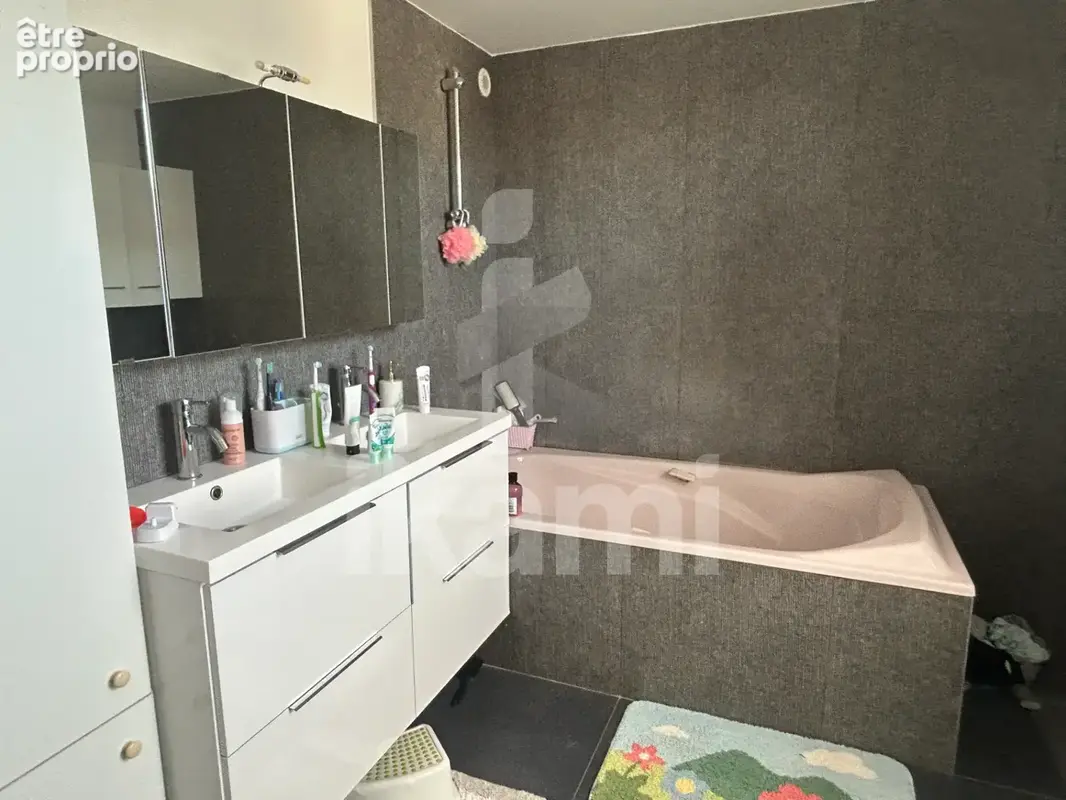 Maison familiale rénovée 165 m2 avec jardin et 5 chambres   Saint-Rambert-d’Albon - photo 7