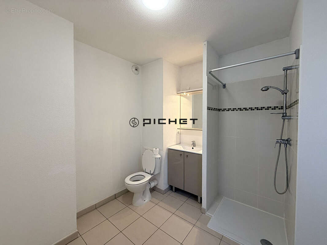 Appartement à SAINT-JEAN-D'ILLAC