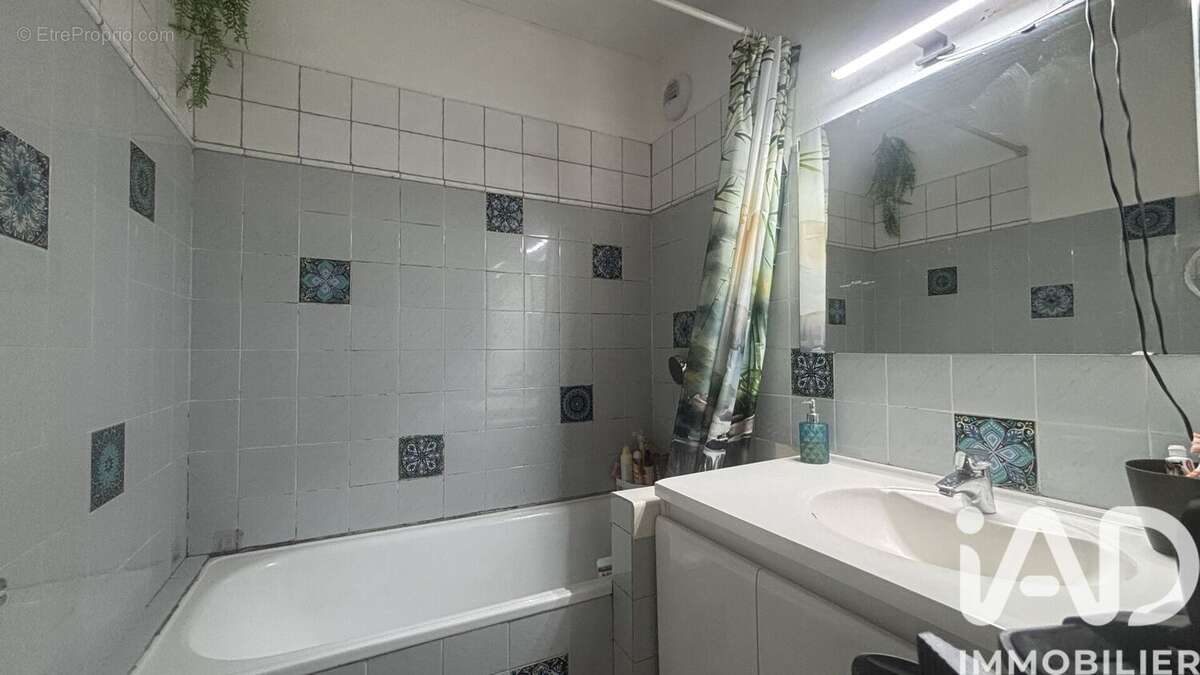 Photo 8 - Appartement à MARSEILLE-12E