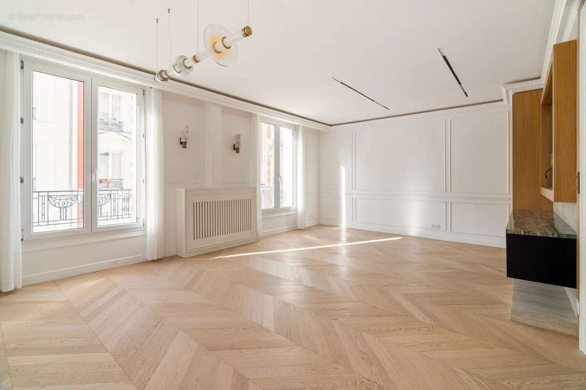 Appartement à LEVALLOIS-PERRET