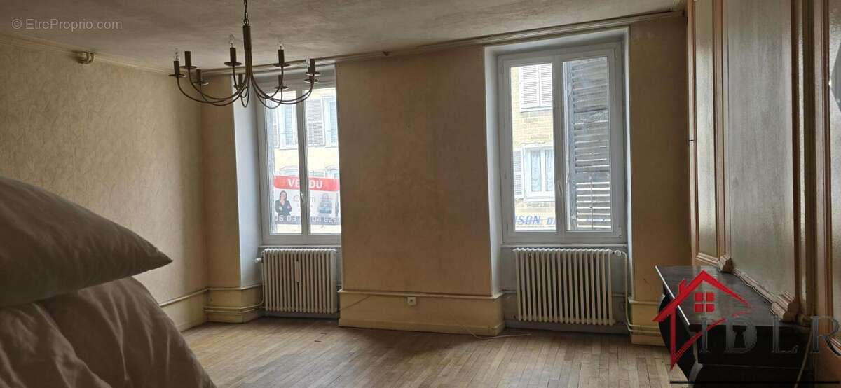 SALINS LES BAINS, Centre-Ville . Immeuble de rapport  289 m2 - photo 13