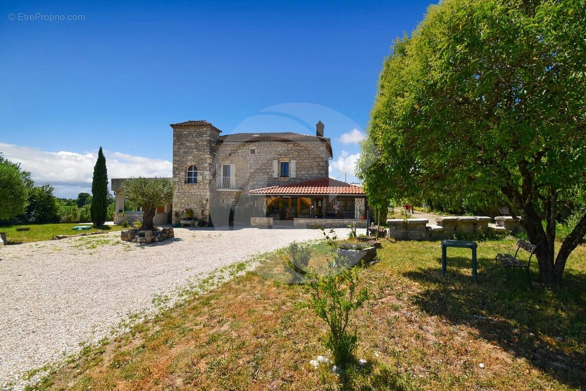 Maison à PUYLAROQUE