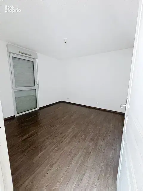 T2 de 44 M2 avec terrasse de 22 M2 étage élevé 69100 Villeurbanne - photo 6