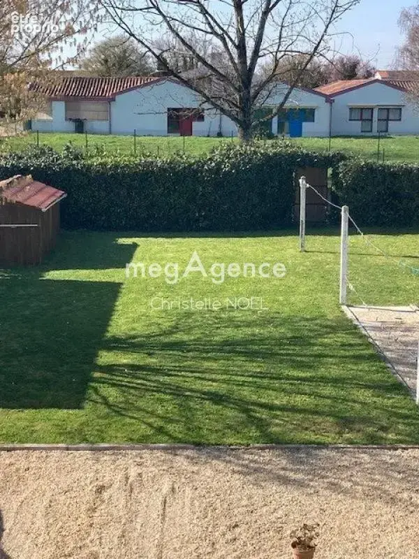 Maison avec rez de jardin,beau potentiel,centre de Luçon - photo 5