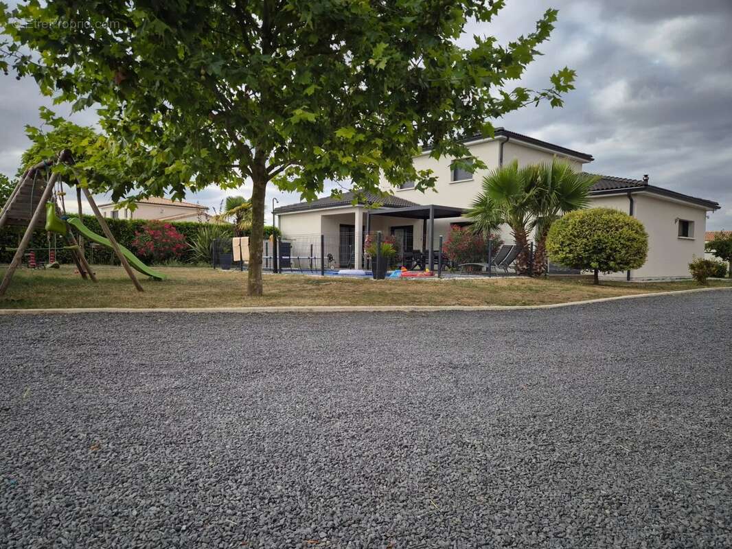 Maison 142m2, piscine , 2 mns de Neuville. - photo 14