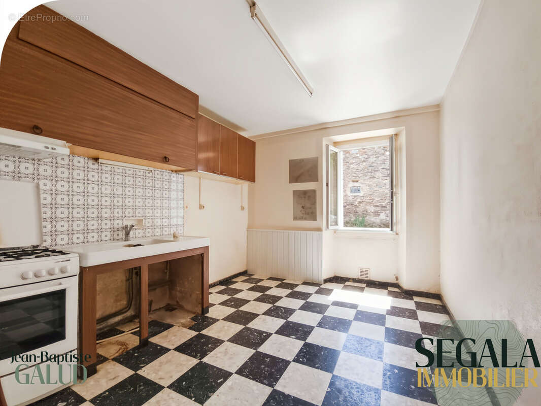Maison de village de 82 m2 avec deux chambres, jardin et vue dégagée - photo 2