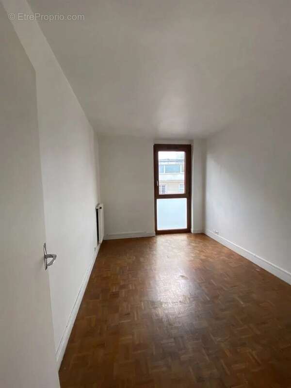 Appartement à LA GARENNE-COLOMBES