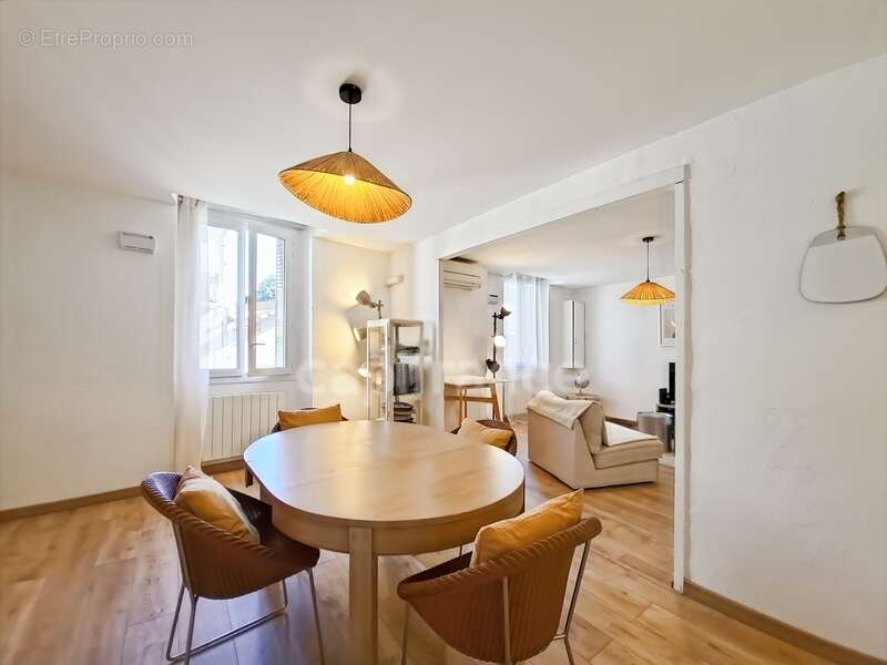 Appartement à VILLENEUVE-LES-AVIGNON