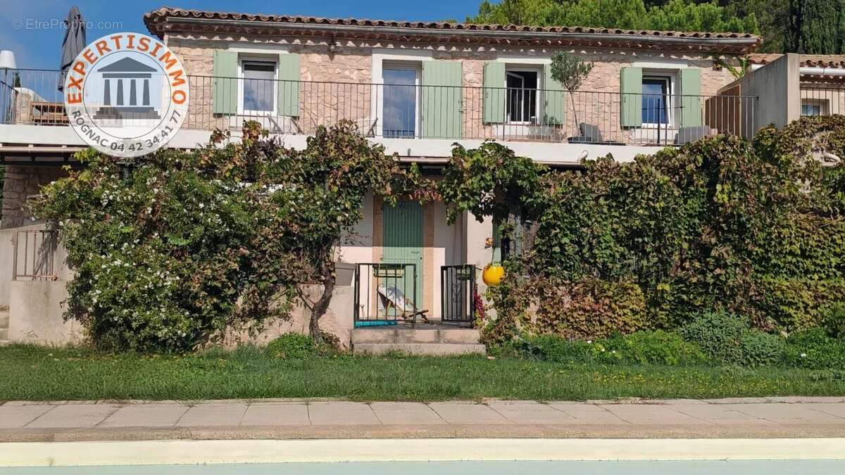 Appartement à VELAUX