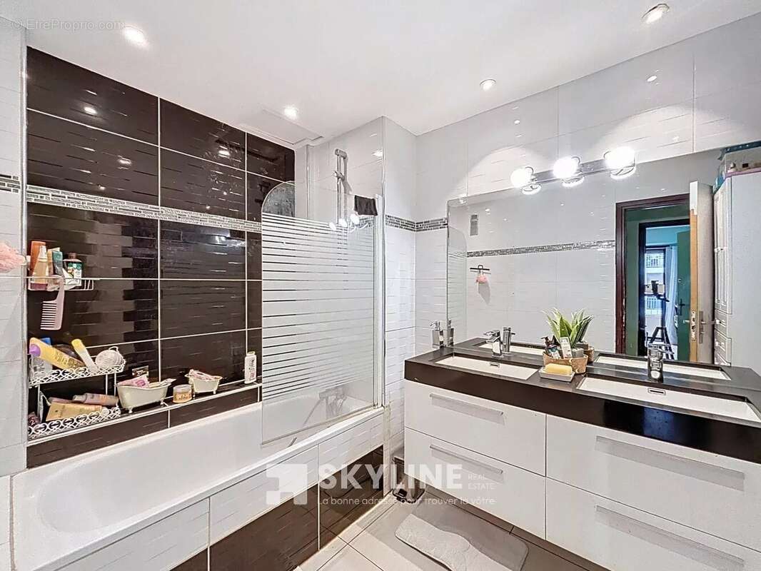 Appartement à MARSEILLE-5E