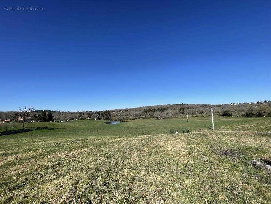 Terrain à FEYTIAT