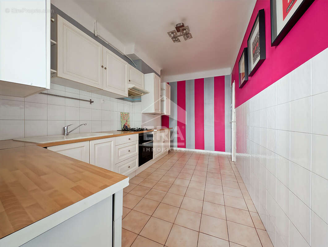 Appartement à MARSEILLE-4E