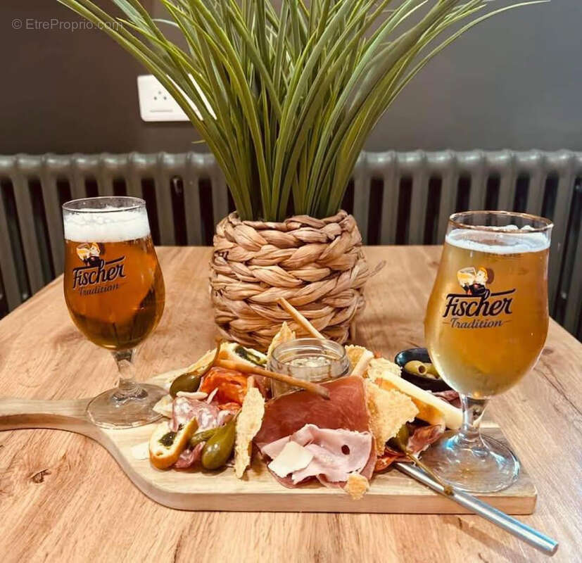 Autre à LA ROCHE-CHALAIS