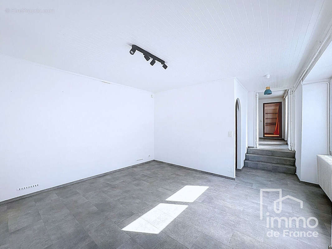 Maison à BELLEGARDE-SUR-VALSERINE