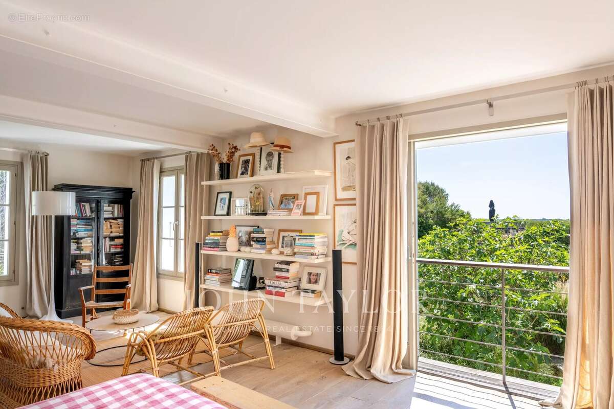 Maison à LES PORTES-EN-RE