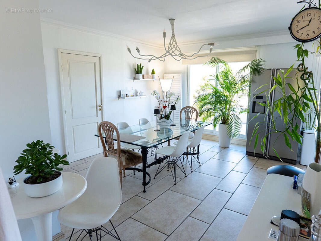 Appartement à ONET-LE-CHATEAU