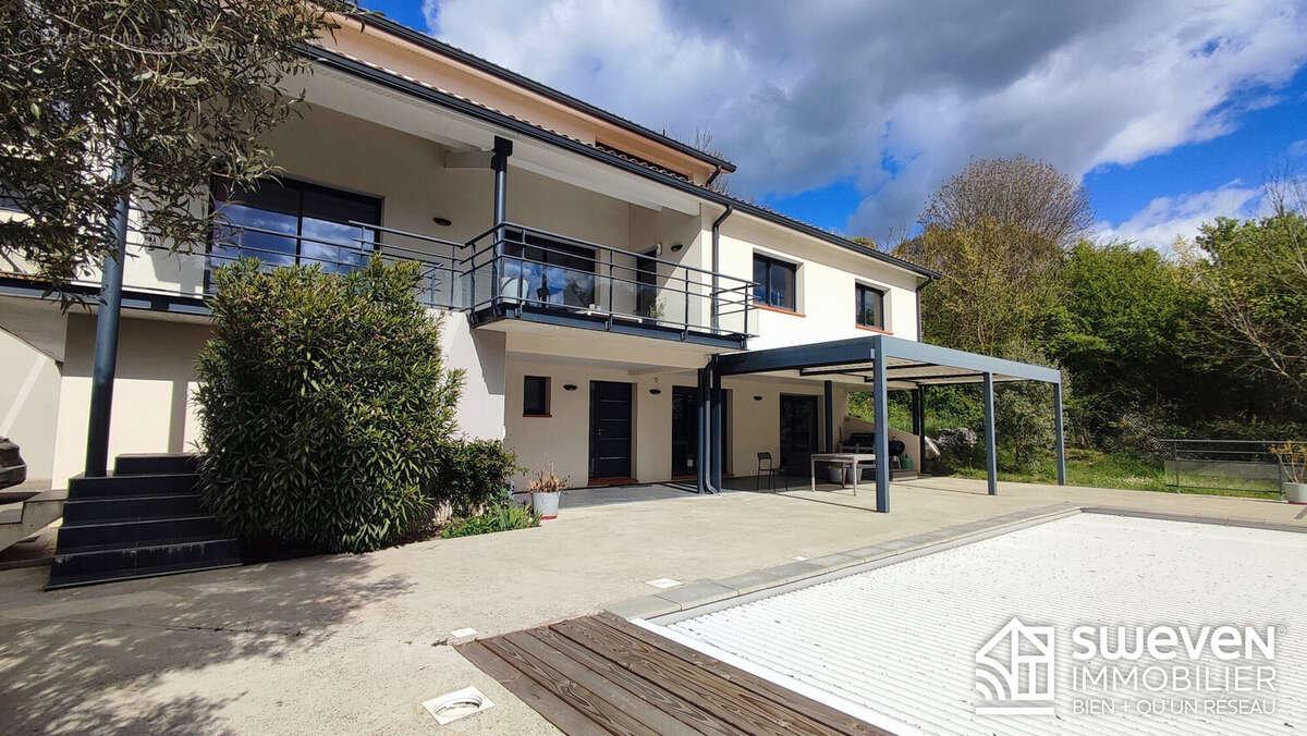 Maison à LACROIX-FALGARDE