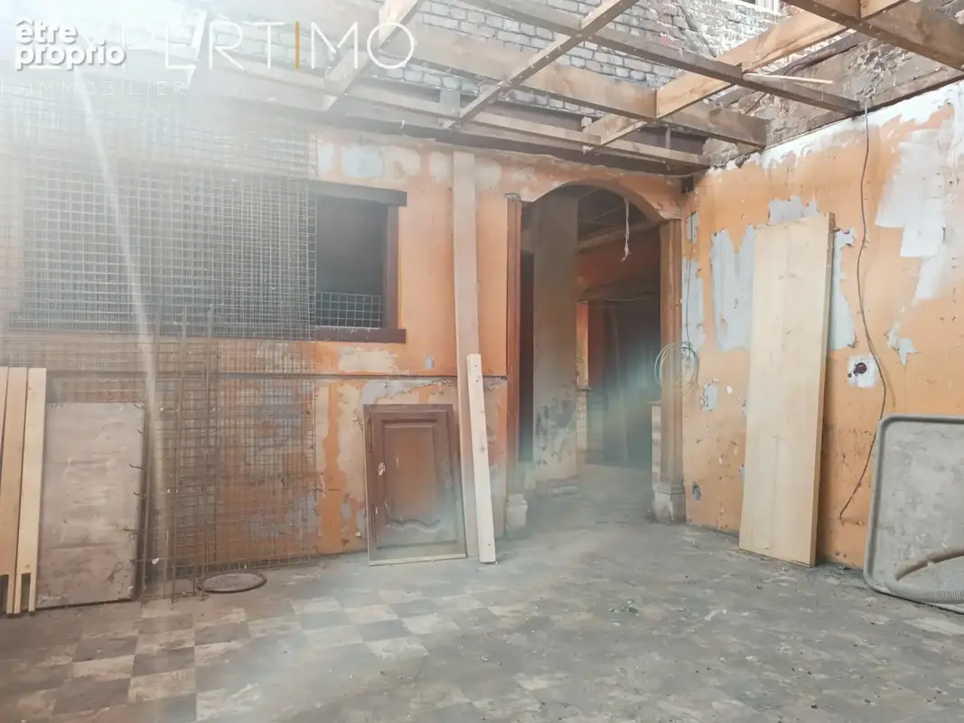 Immeuble - centre RUE - Beau potentiel commercial. - photo 7