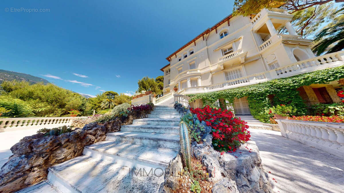 Villa cynthia  - 4 pièces duplex avec terrasse vue panoramique - cave et parking - photo 3