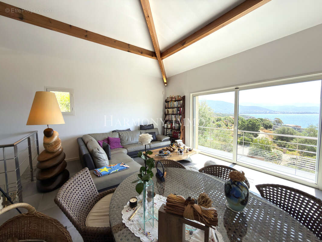 Villa avec une très belle double vue mer. - photo 2