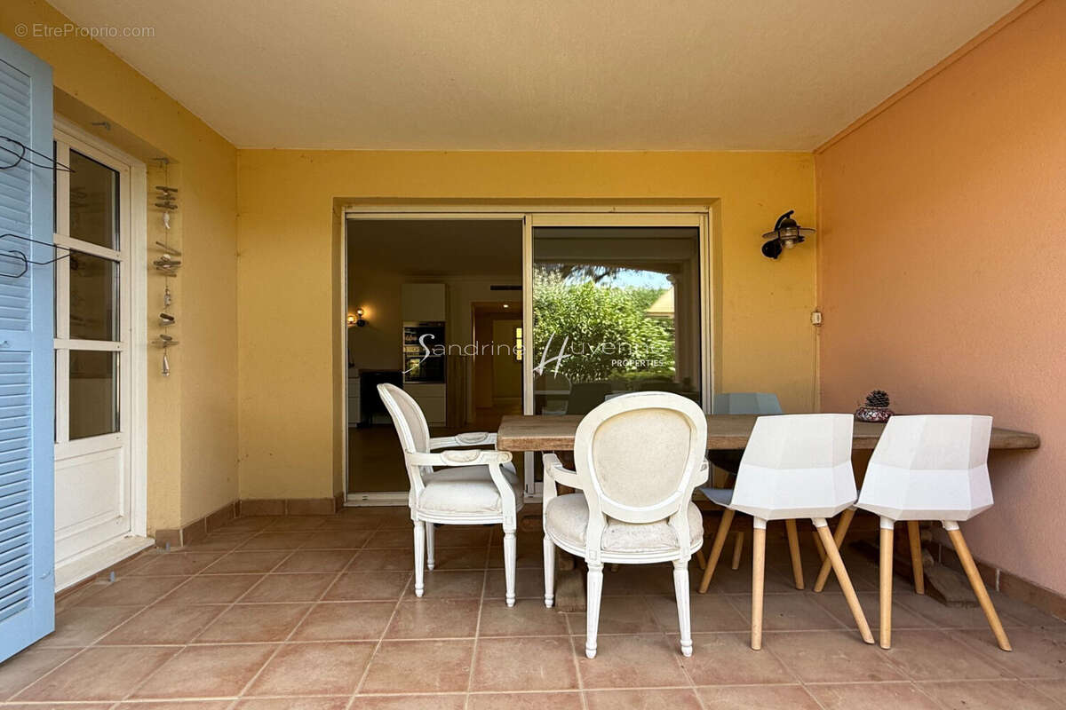 Appartement à LA CROIX-VALMER