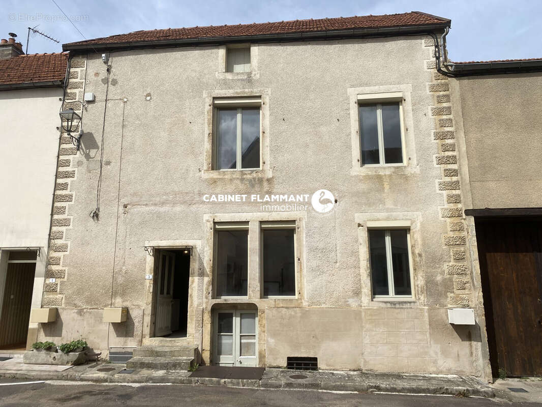 Maison à BAIGNEUX-LES-JUIFS