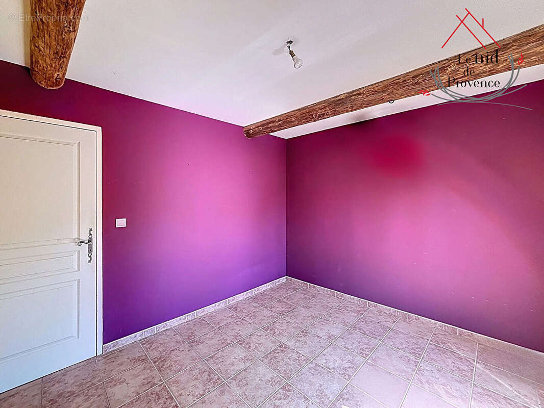 Maison à LAUDUN-L'ARDOISE