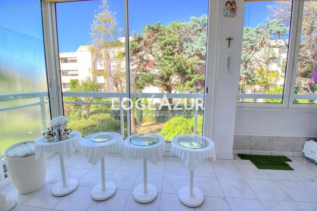 Appartement à VALLAURIS