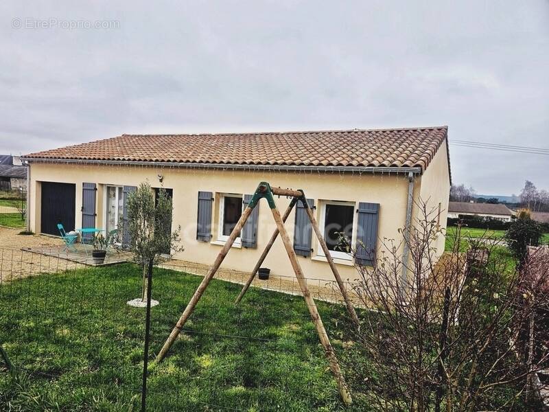 Maison à VENDEUVRE-DU-POITOU