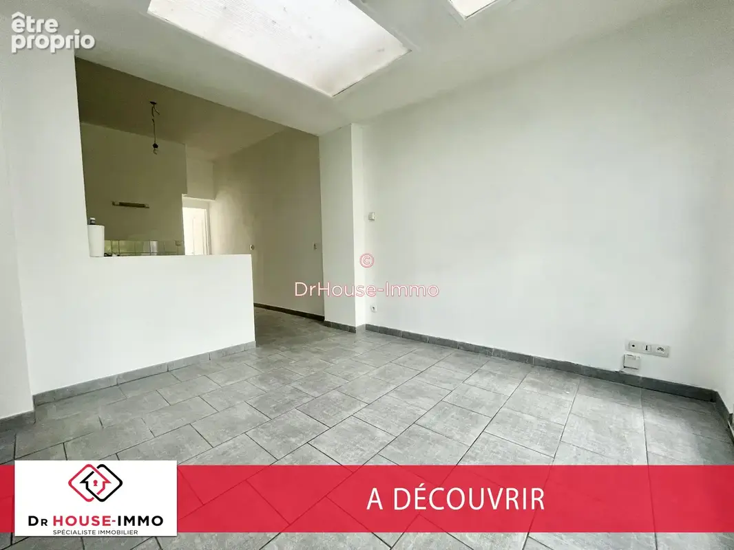 Maison à QUIEVRECHAIN