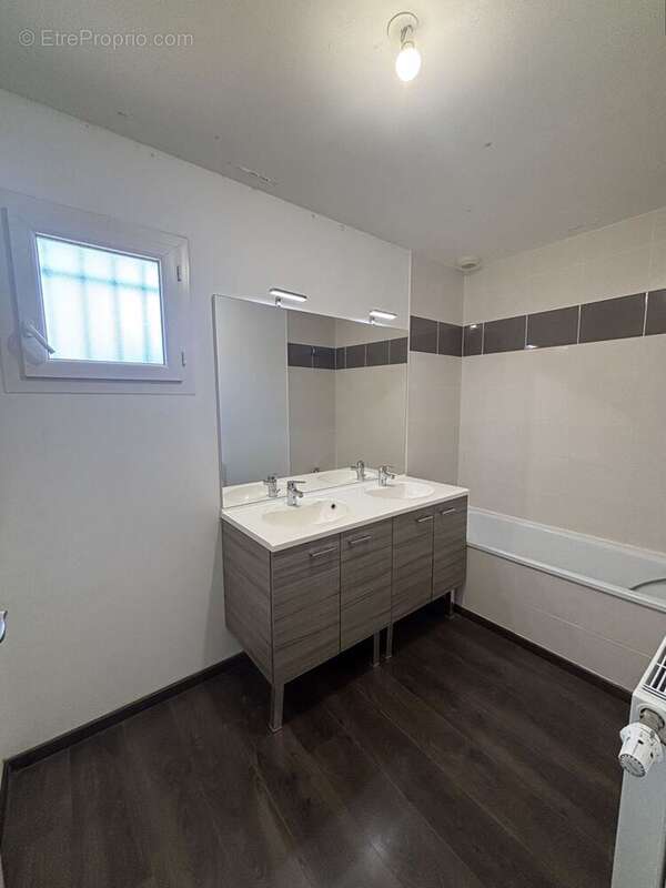 Maison 90 m² à La Salvetat-Saint-Gilles  - photo 7