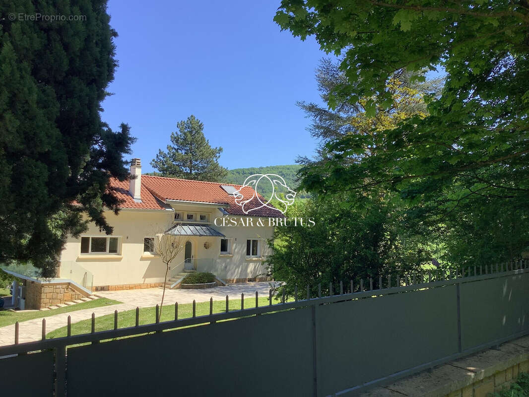 Maison à CHASSELAY
