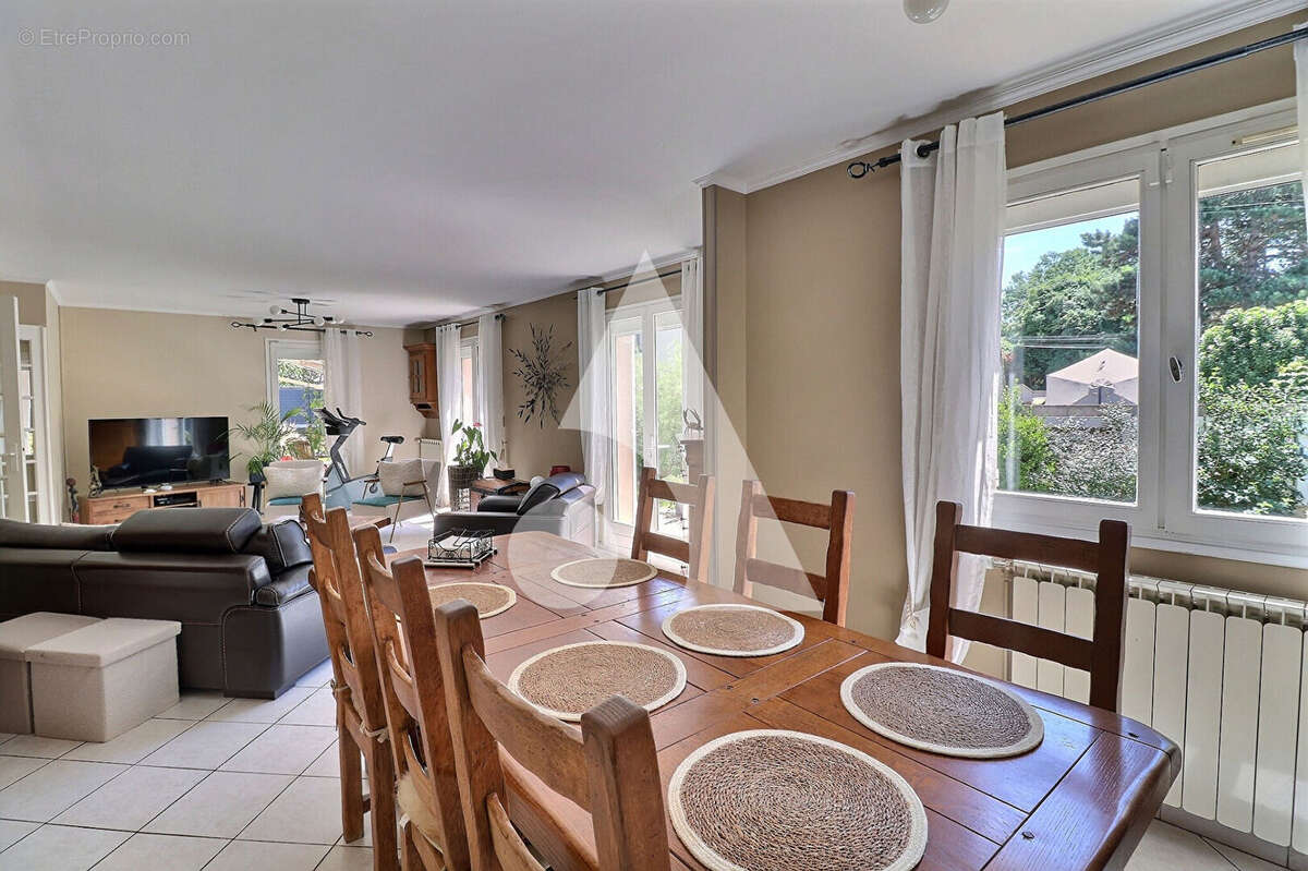 Maison à FRANCONVILLE