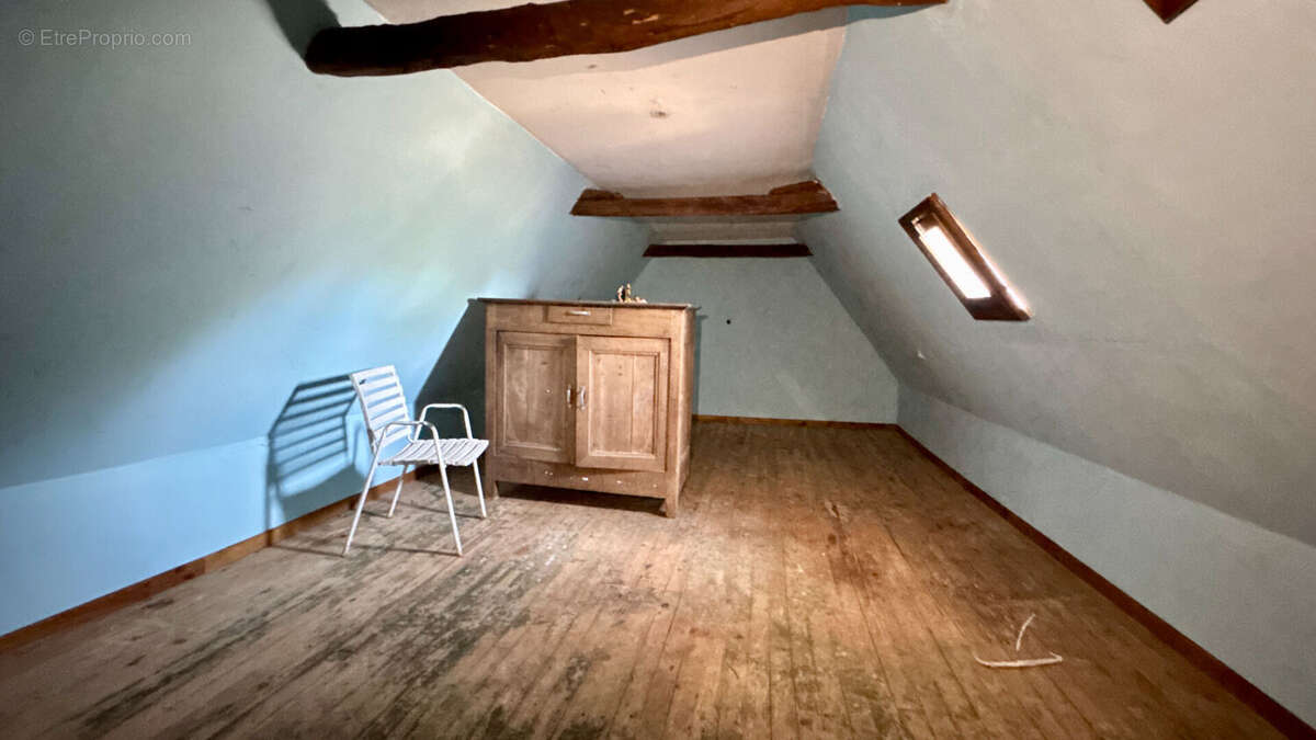 Corps de ferme 130m² hab - 6 bâtiments - photo 7