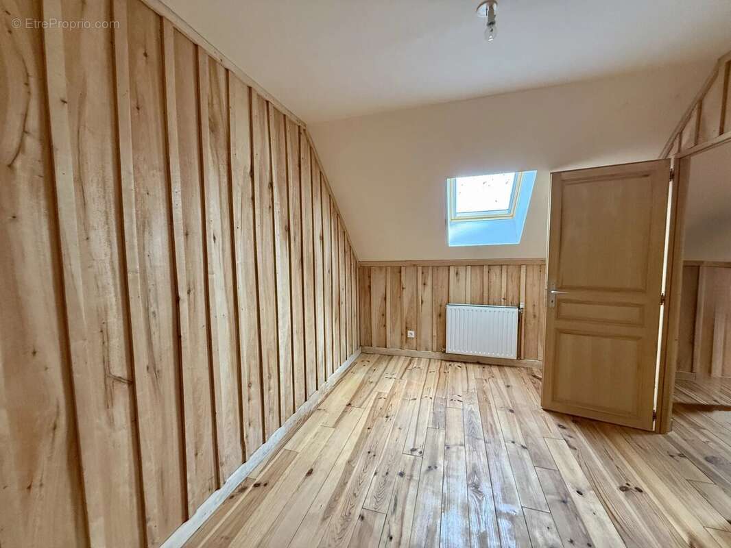 Appartement à COURTERANGES