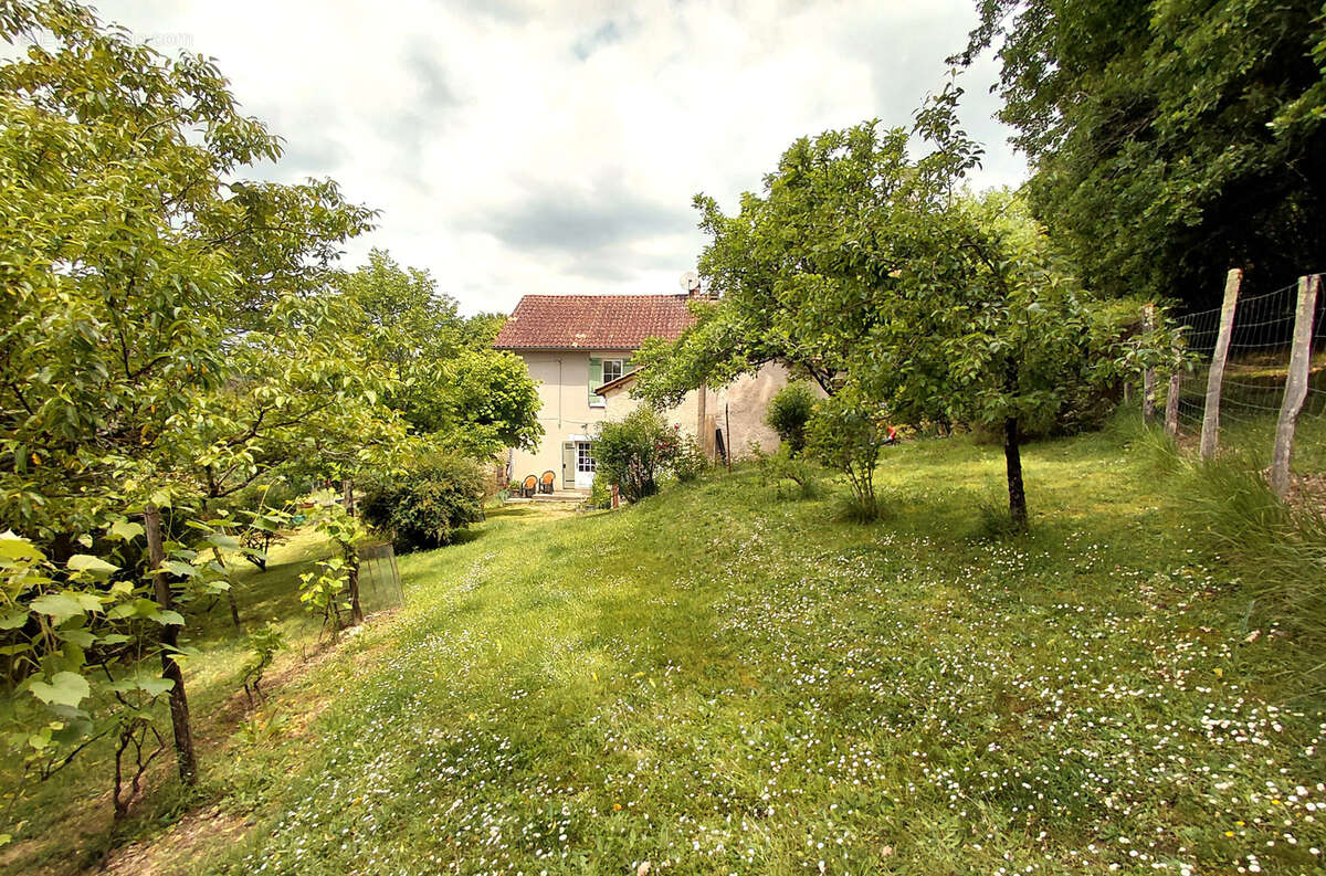 Maison à CHATEAU-L'EVEQUE